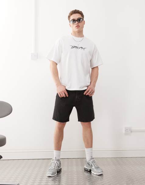 Weekday – Space – Svarta, avslappnade jeansshorts, exklusivt hos ASOS - view 1