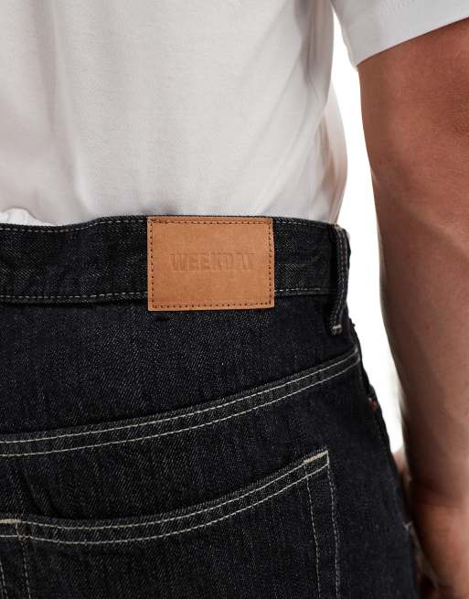 Weekday Sphere low waist loose fit jeans in black acid wash, 4 of 5