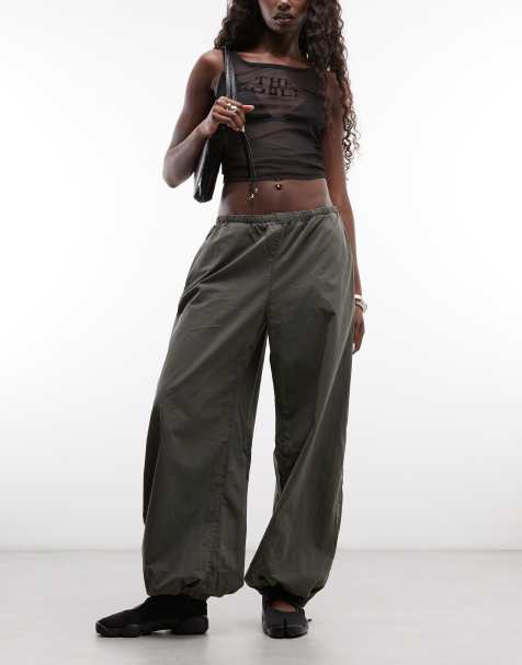 Weekday spodnie oversize z ripstopu ze ściągaczem u dołu w kolorze khaki - view 1