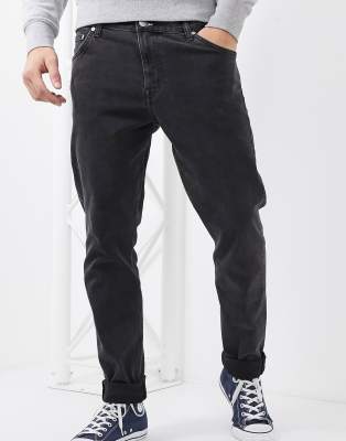 relaxed tapered fit jeans