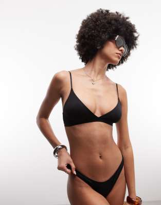 Weekday - Superweicher Triangel-BH in Schwarz