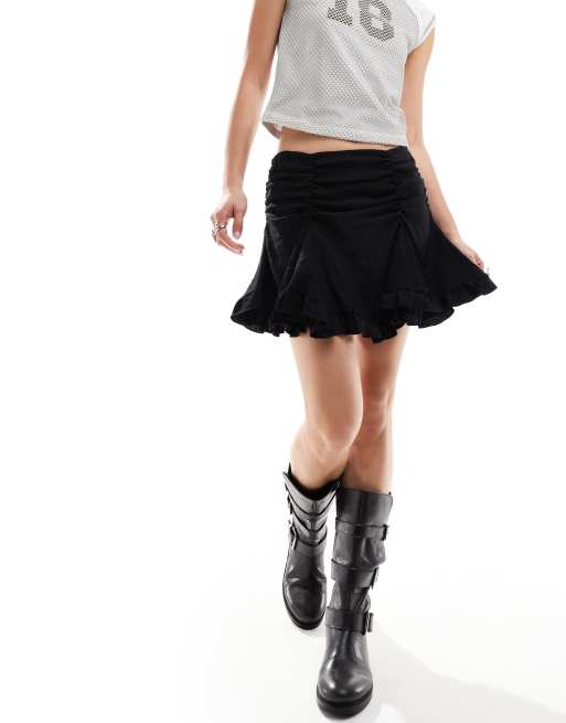 Weekday - Suzi - Mini rok met ruche aan de zoom en gerimpeld detail in zwart