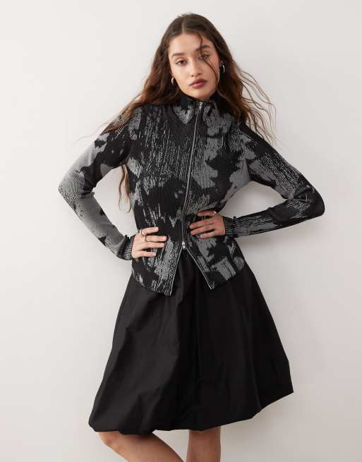 Weekday - Sylvie - Hoogsluitend vest met rits en jacquard patroon in grijs