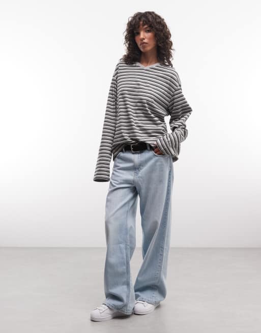 Weekday - T-shirt a maniche lunghe squadrata grigia e nera a righe con scollo a V, 2 di 4