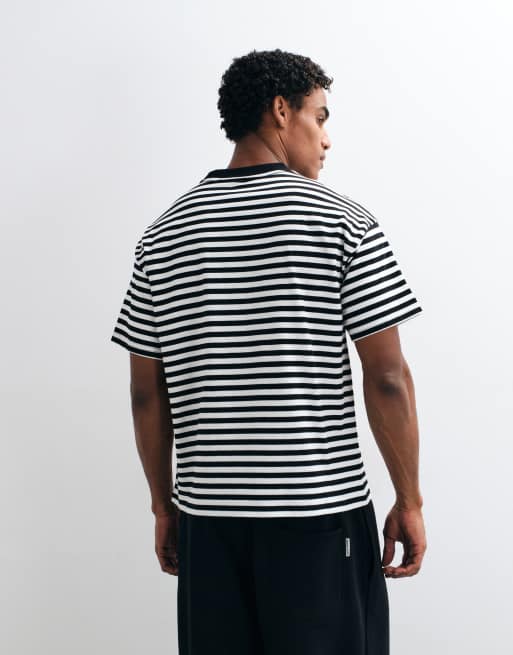 Weekday t-shirt ample coupe carrée à rayures noires et blanches, 4 de 5