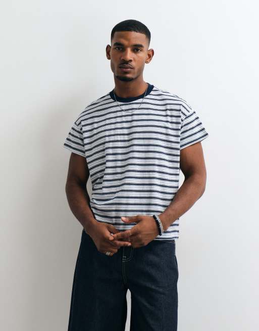 Weekday T-shirt con dettaglio manica a cappuccio a righe bianco sporco e navy