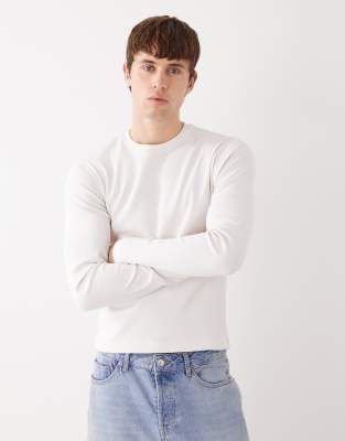 Weekday - T-shirt côtelé ajusté à manches longues - Blanc cassé