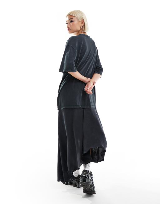 Weekday - T-shirt-kjole i midilængde i sort vask i flere lag med asymmetrisk snit, 2 af 4