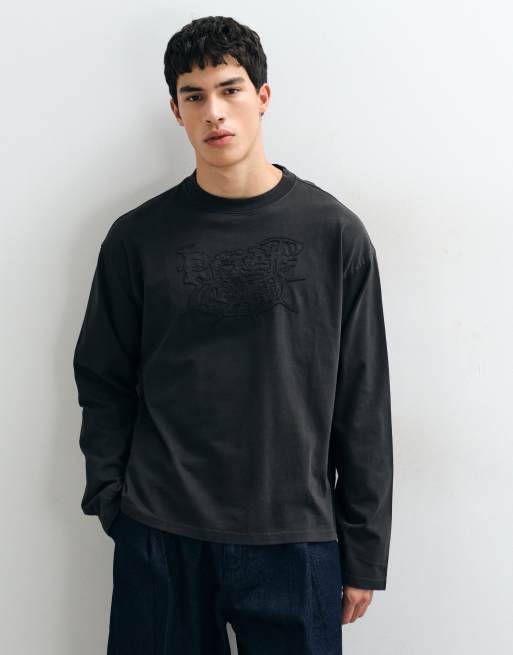 Weekday t-shirt long oversize coupe carrée avec motif brodé en noir délavé, 2 de 5