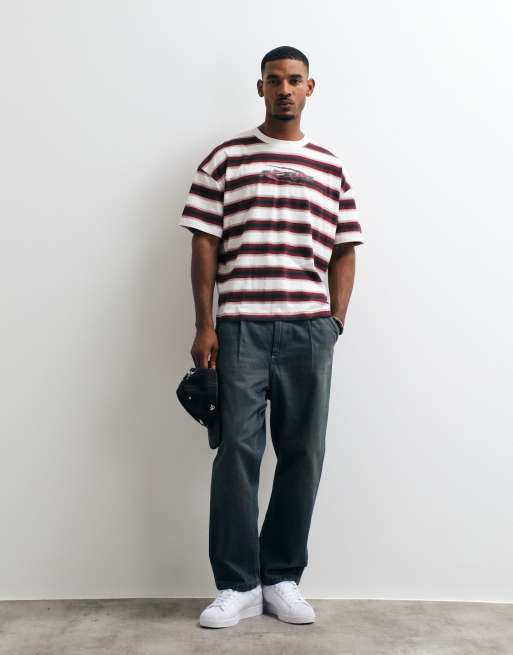 Weekday T-shirt oversize con stampa grafica a righe rosse e beige, 3 di 5