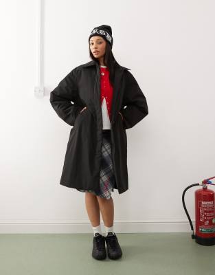 Weekday - Tami - Wattierter Car-Coat in Schwarz