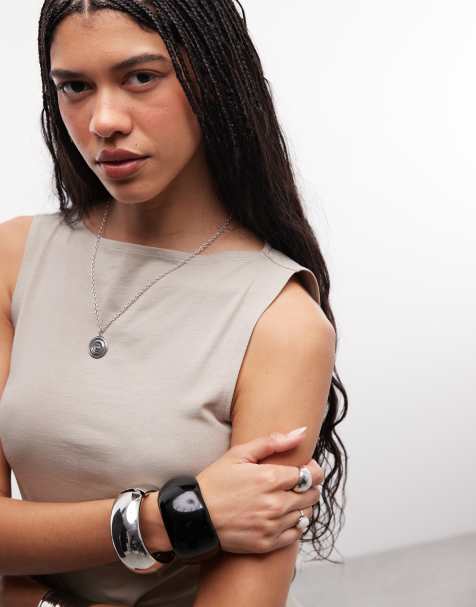 Weekday - Tanktop met rechte hals en open achterkant in beige, exclusief bij ASOS - view 1