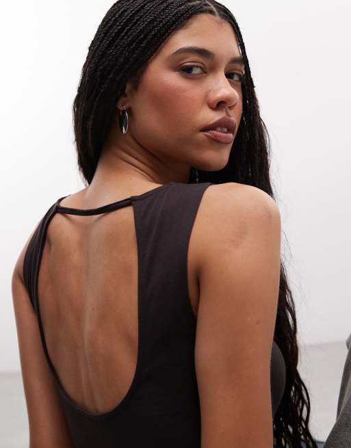 Weekday - Tanktop met rechte hals en open achterkant in bruin, exclusief bij ASOS, 3 van 4