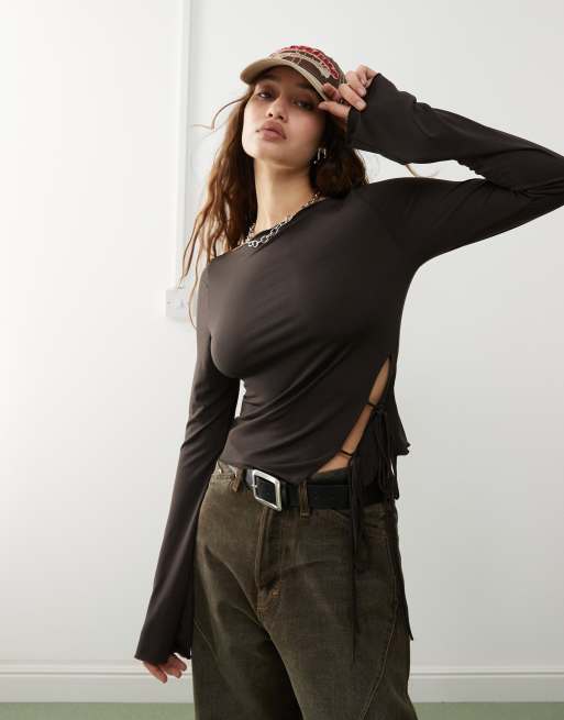 Weekday - Tayla - Top manches longues avec détail noué - Marron foncé