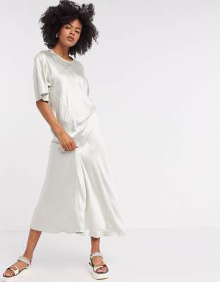 robe longue satin beige