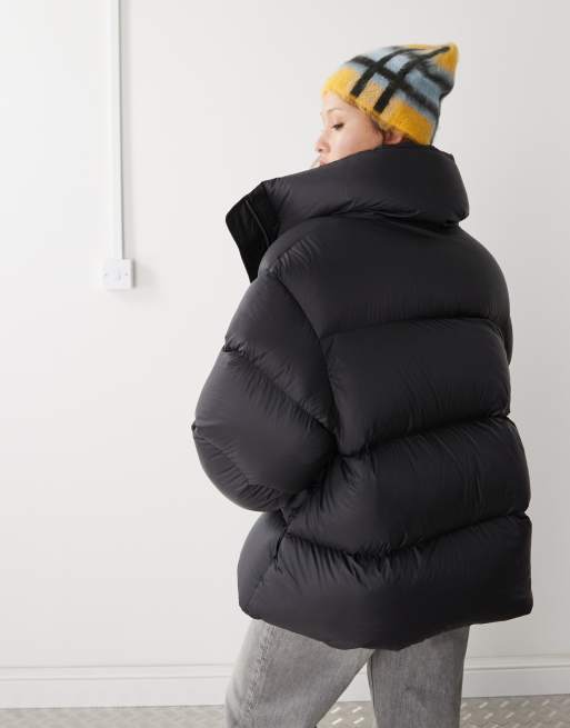 Weekday – Ten – Svart pufferkappa i dunimitation och oversize, 4 av 4