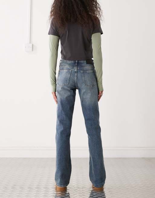 Weekday – Tension – Schmal geschnittene, ausgestellte Bootcut-Jeans in verblichenem Dunkelblau, 2 von 5