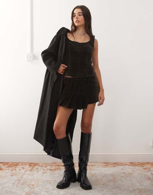 Weekday - Top a corsetto in velluto lavaggio marrone scuro con occhielli e gancetti in coordinato, 3 di 4