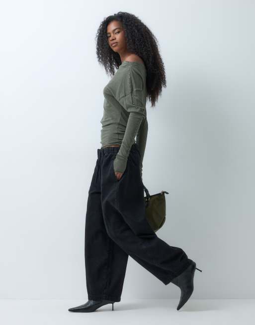 Weekday top à épaules dénudées, ample, à manches longues, avec clous, kaki foncé, 2 de 5