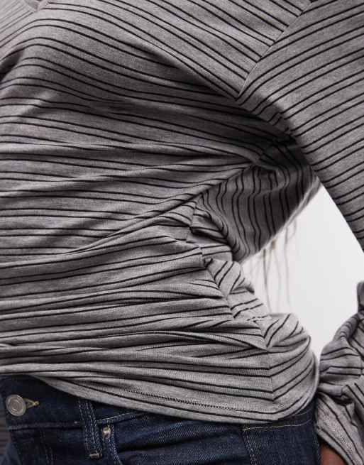 Weekday top a maniche lunghe con scollo profondo drappeggiato e vita stretta a righe nere e grigie, 4 di 4