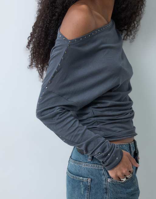Weekday top a spalle scoperte morbido a maniche lunghe con borchie in grigio scuro, 5 di 5