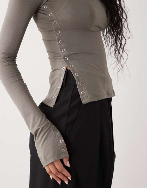 Weekday - Top ajusté à manches longues avec boutons et ourlet asymétrique - Gris, 4 de 4