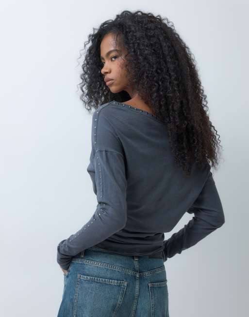 Weekday top met blote schouders, ruimvallend, met lange mouwen en studs in donkergrijs, 4 van 5