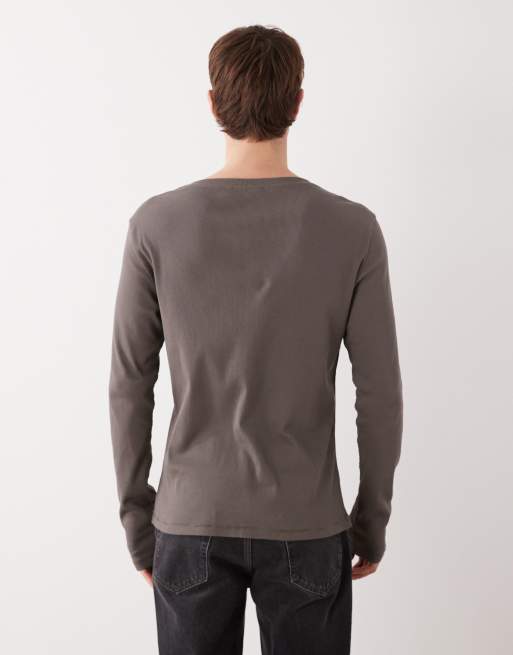 Weekday - Top met Henley-hals en lange mouwen in donker molbruin, 3 van 5