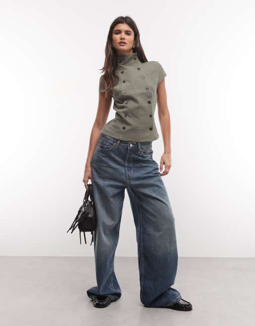 Weekday - Top texturizado de cuello alto con botones en caqui oscuro, 2 de 4