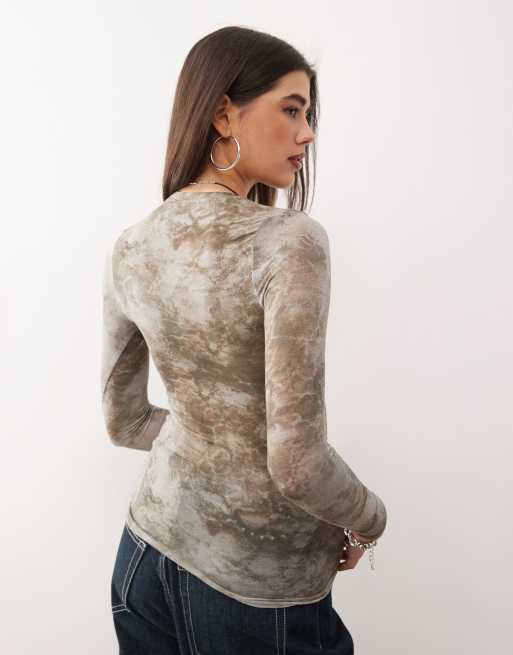 Weekday - Top van mesh met lange mouwen en textuurprint in grijs, 4 van 4