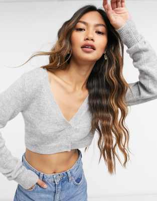 weekday -  – Tori – Kurz geschnittene Strickjacke in Grau