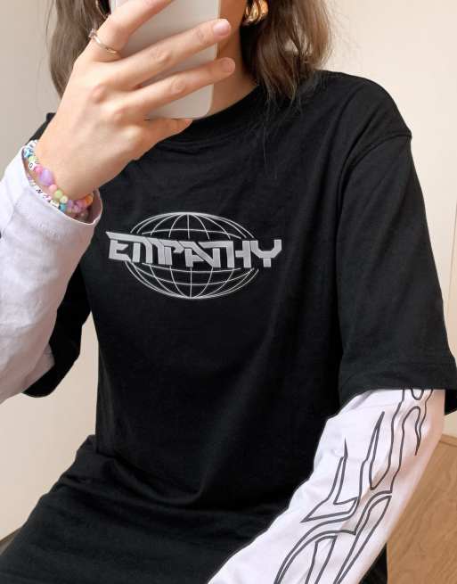Weekday - Tracy - Dubbellaagse T-shirtjurk met slogan in zwart, 3 van 4