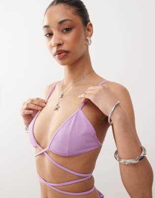 Weekday - Triangel-Bikinioberteil in Lila mit Wickelband