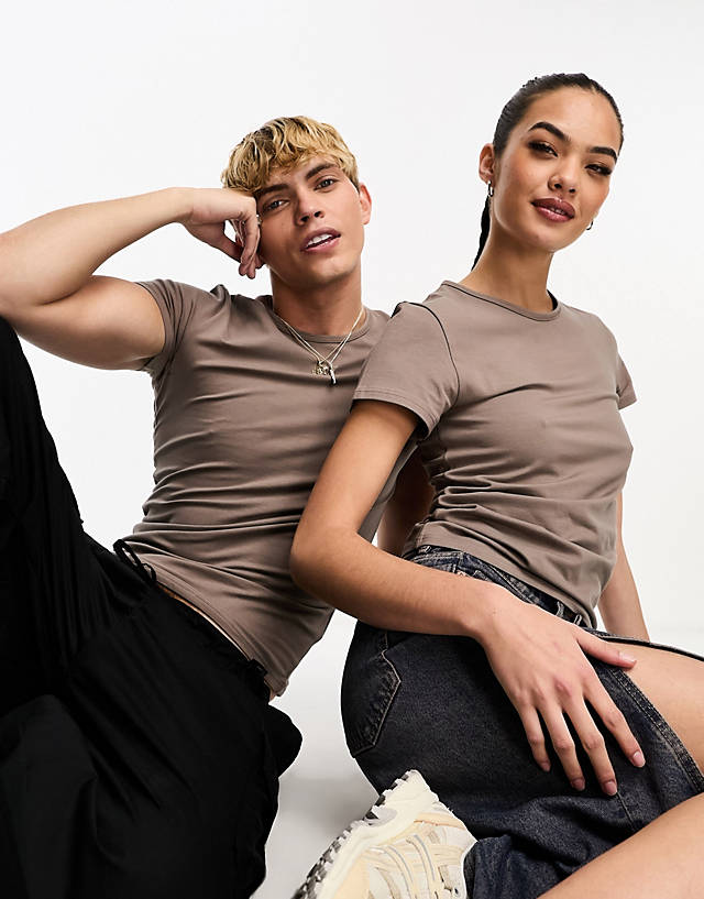 Weekday - unisex conan fitted t-shirt in mole exclusive to asos