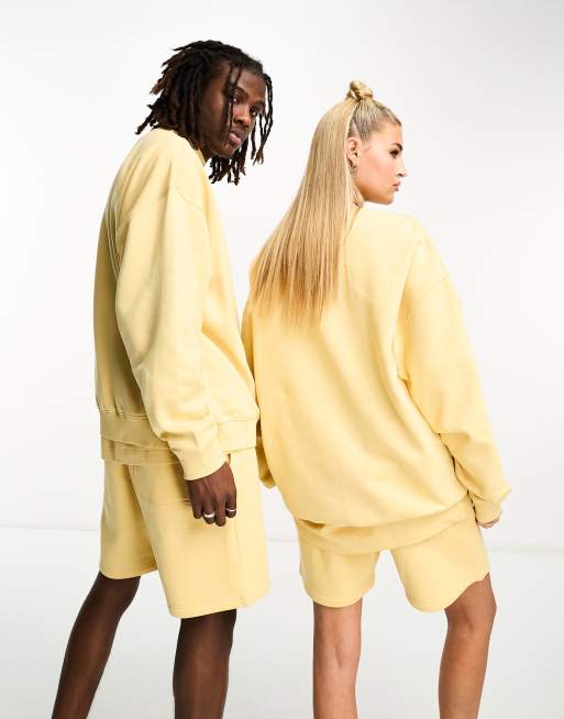 Weekday Unisex – Oversize-Sweatshirt in Staubgelb, Kombiteil, exklusiv bei ASOS, 2 von 4