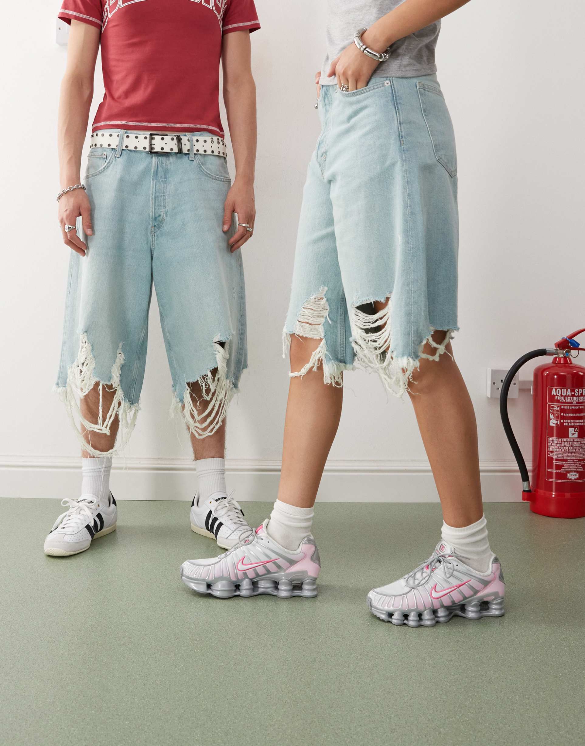 weekday unisex super oversized distressed denim shorts in blue wash
