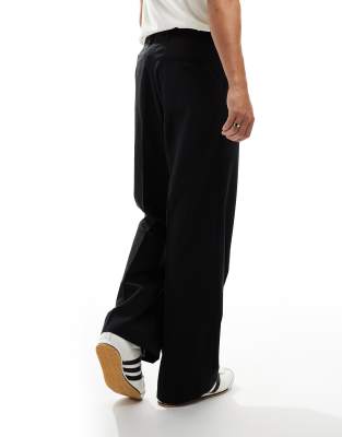 【WEEK DAY】UNO LOOSE SUIT TROUSERS WEEKDAY Uno Loose Suit Trousers in Dark Grey | endource
