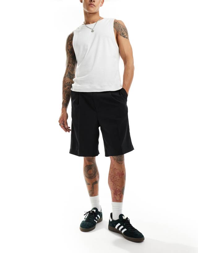 Weekday - uno loose fit tailored shorts in black