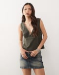 [Weekday] Weekday v neck top in off black XL Off-black