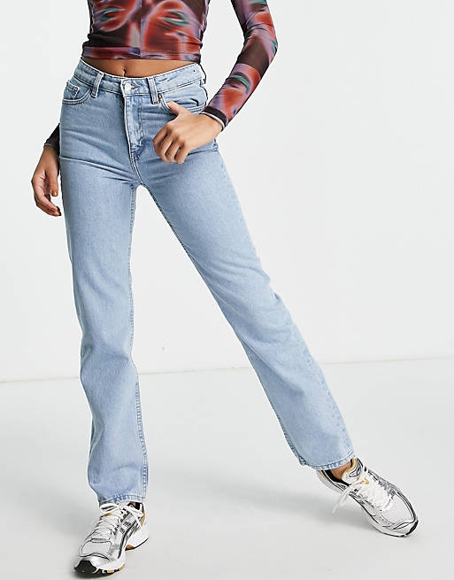 Women Weekday voyage organic cotton blend straight leg mid rise jeans in splendid blue 