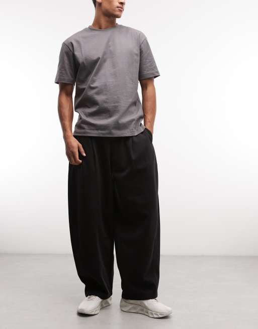 Weekday wide barrel leg pleated sweatpants in black, 2 of 5