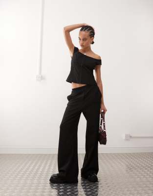 Weekday Dara Low Waist Wide Leg Pants With Front Pleats In Black