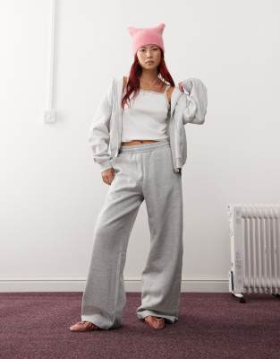 wide leg sweatpants in heather gray