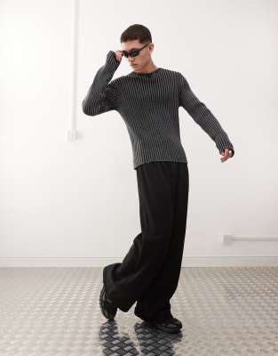 Wind super wide leg sweatpants with front pleats in black