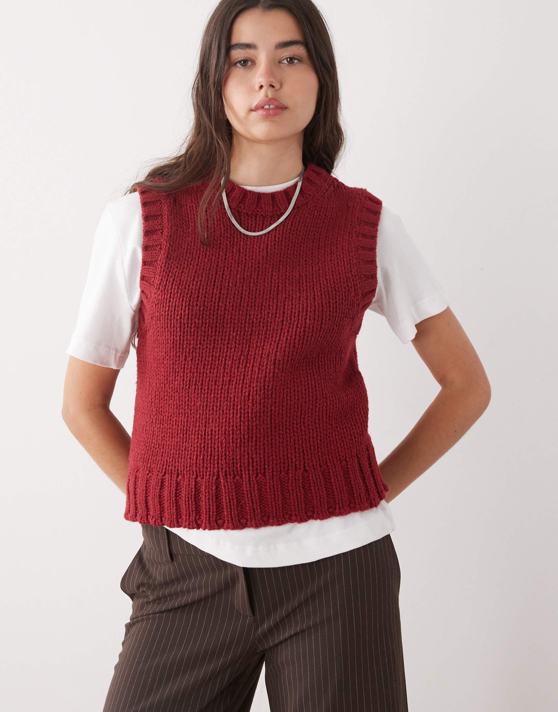 weekday wool blend knit vest in burgundy