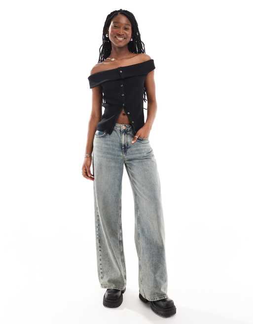油彩『Weekday Off』 Weekday Yolanda knit off shoulder top with button front in