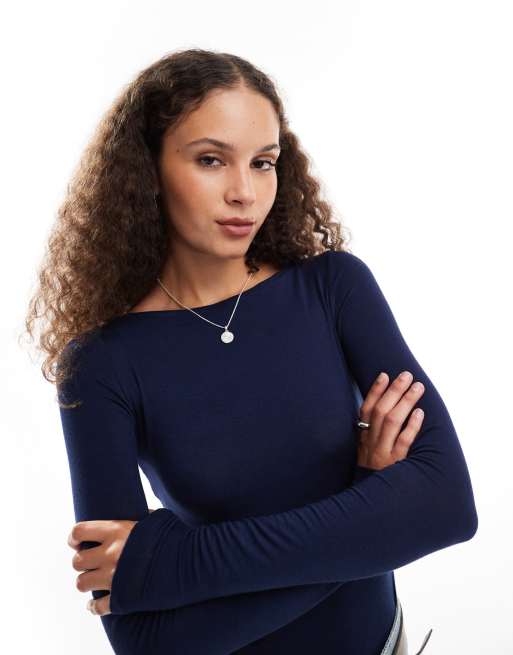 Weekday - Zachte, halfdoorschijnende jersey top met lange mouwen en boothals in marineblauw