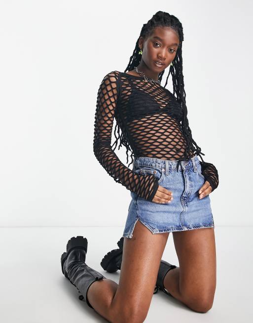 Weekday - Zala - Langærmet sort Y2K-top med offshoulder-stil i åbent netmateriale