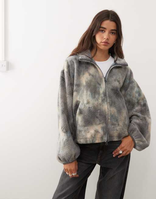 Weekday – Zapinana na suwak polarowa bluza oversize z kożuszka z kolorowym wzorem