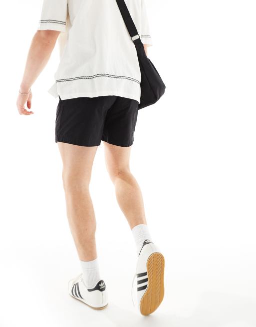 Weekday Zed regular fit shorts in black, 2 of 5
